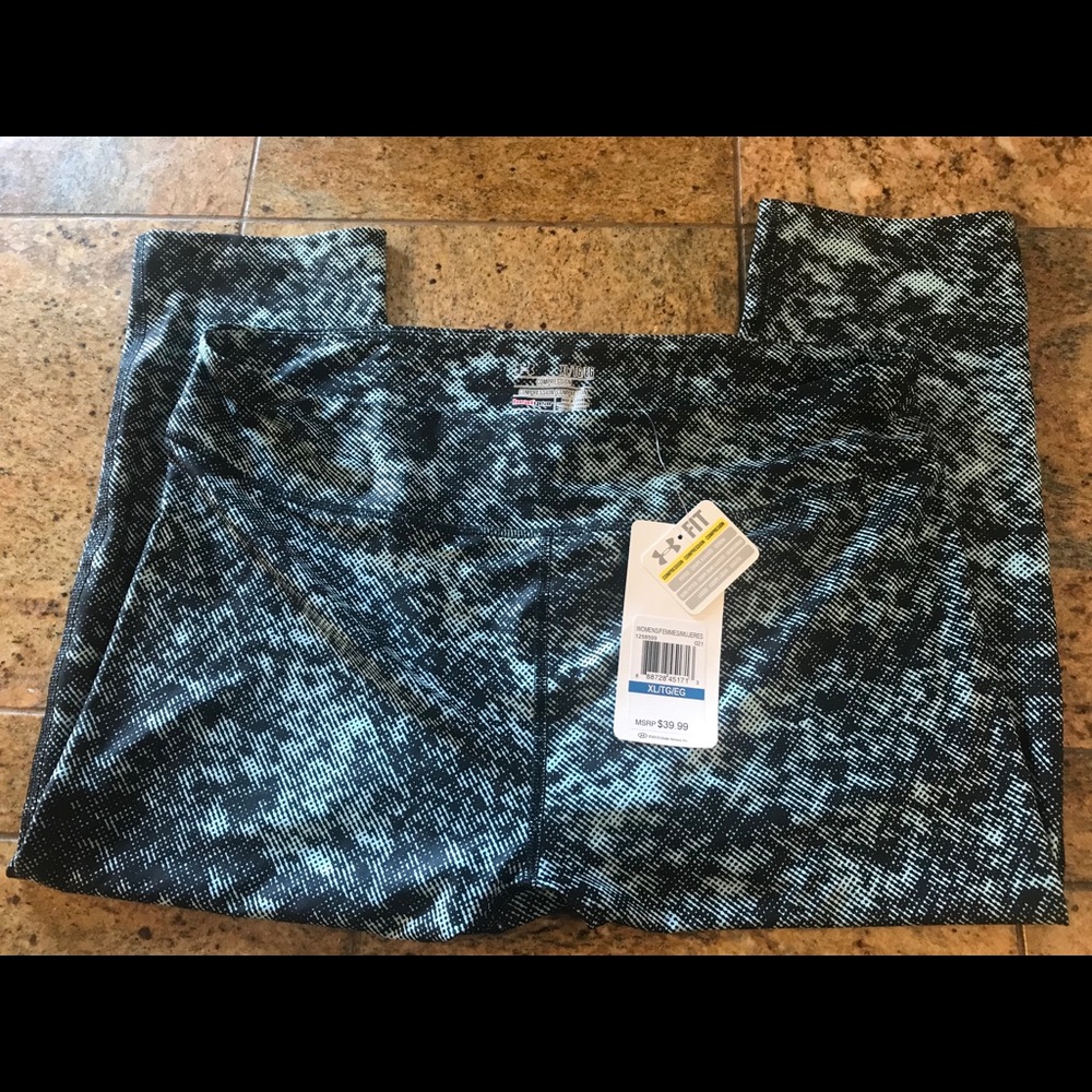 NWT Under Armour Heat Gear Compression Capris